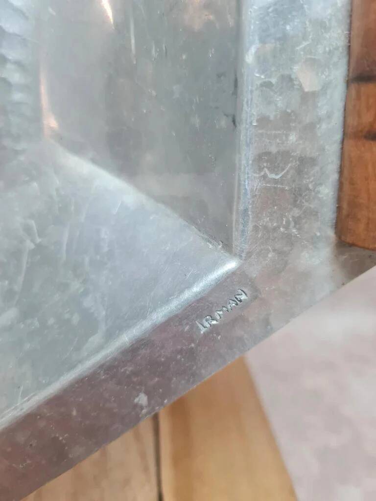 Vintage hammered aluminium tray with wooden handles – Art Deco / modernist style