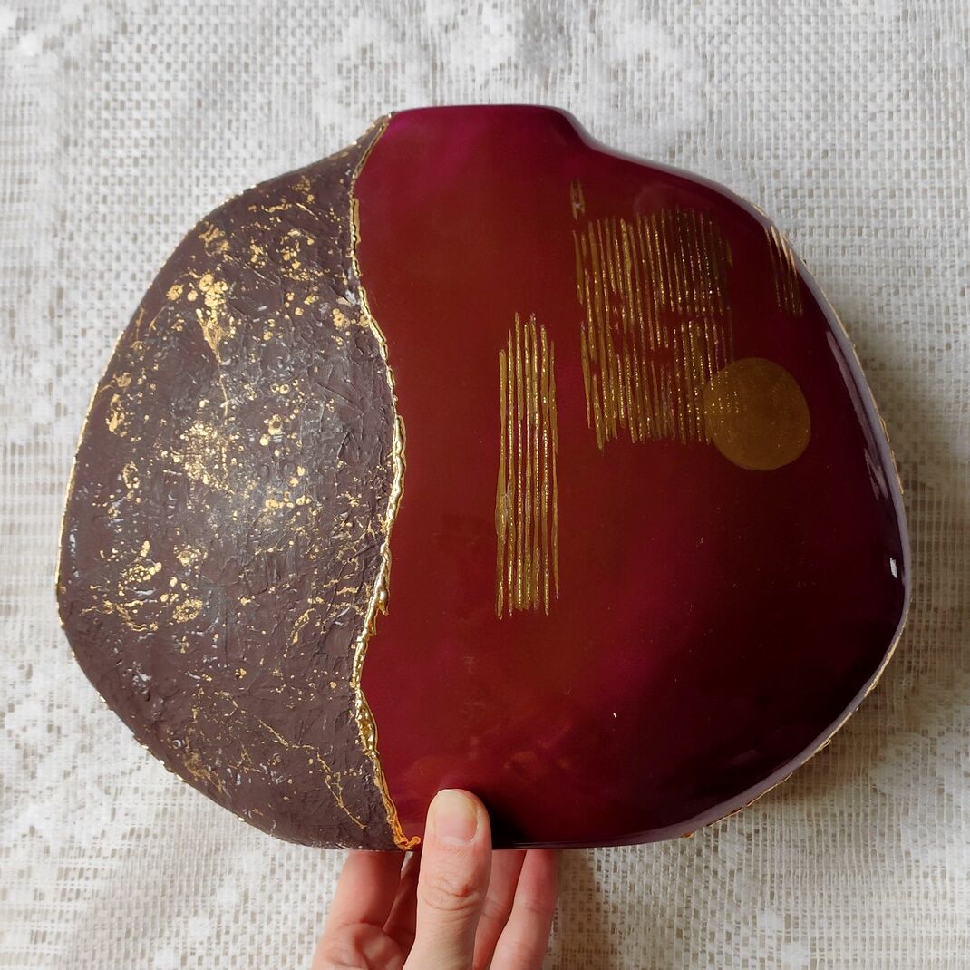 Virebent porcelain art vase