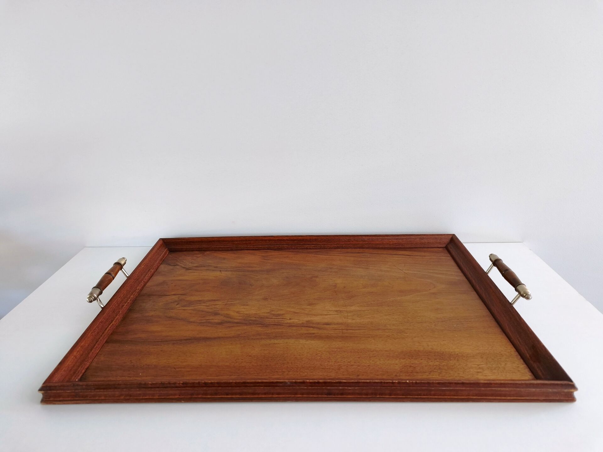 Grand plateau de service en bois massif vintage