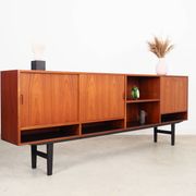 Buffet en teck, design danois, années 1970, production : Danemark