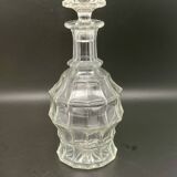 Carafe en verre à facettes
