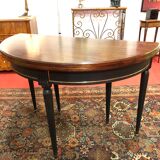 Half-moon table with extensions