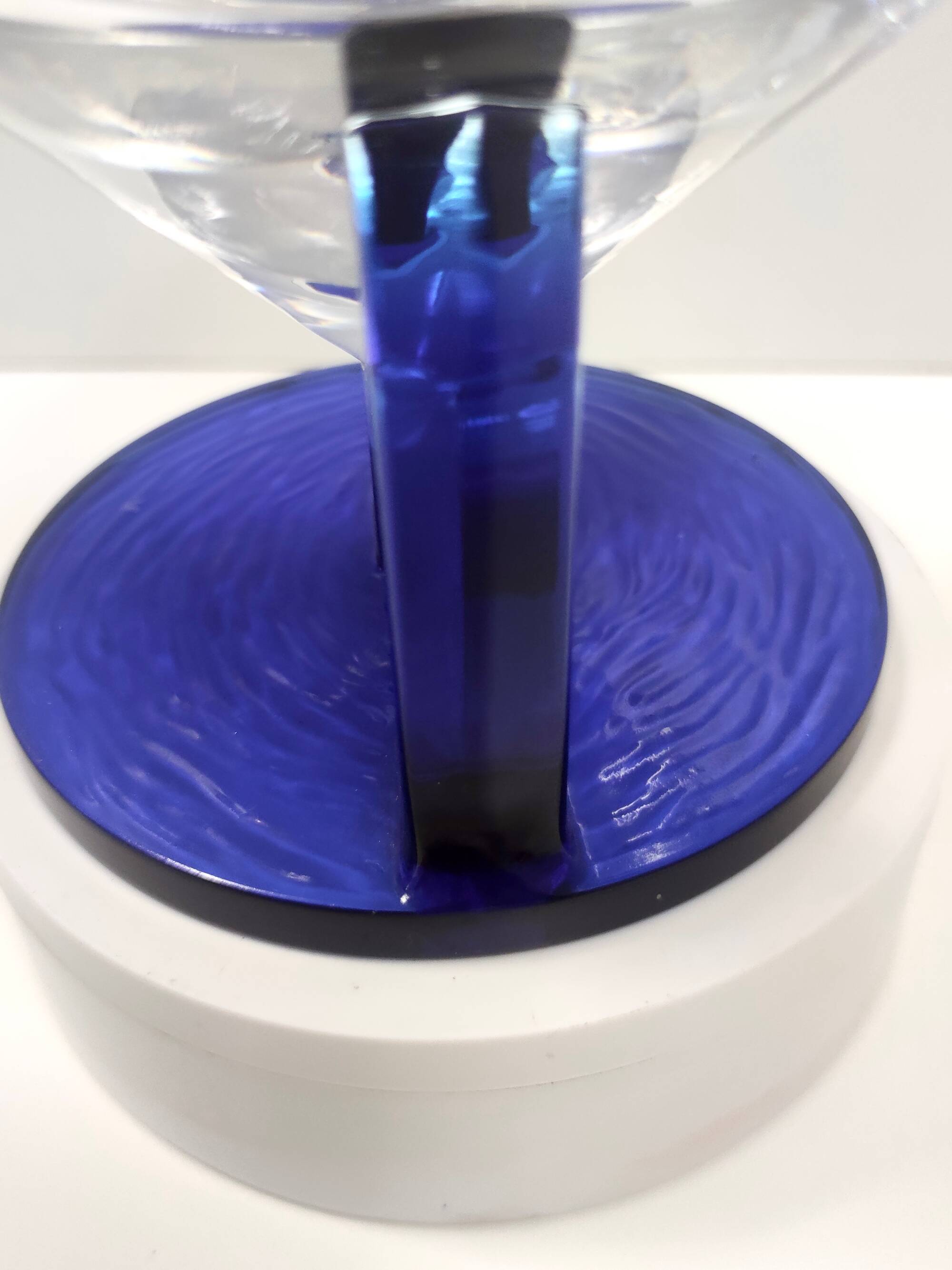 Pichet en verre transparent et bleu postmoderne, Italie