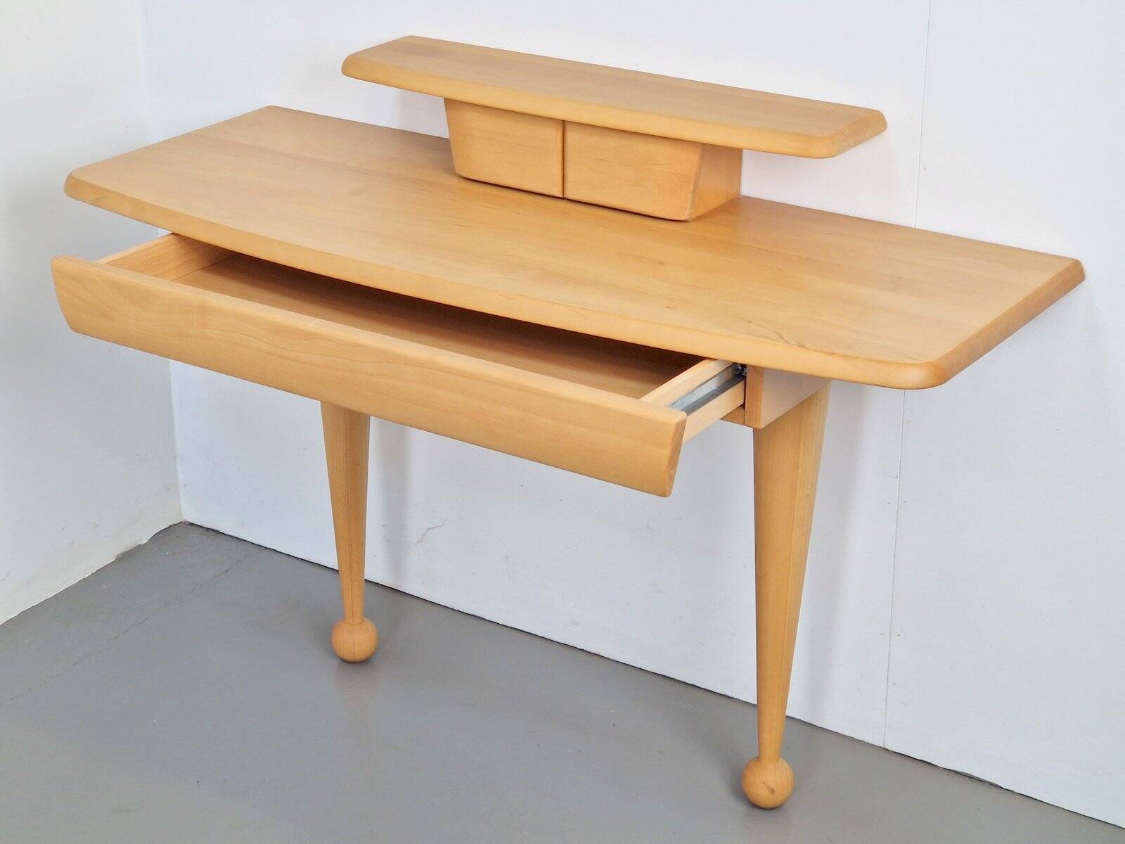 Italian Modern Hall Side Table by Oscar Tusquets Blanca, Italy, 1990s
