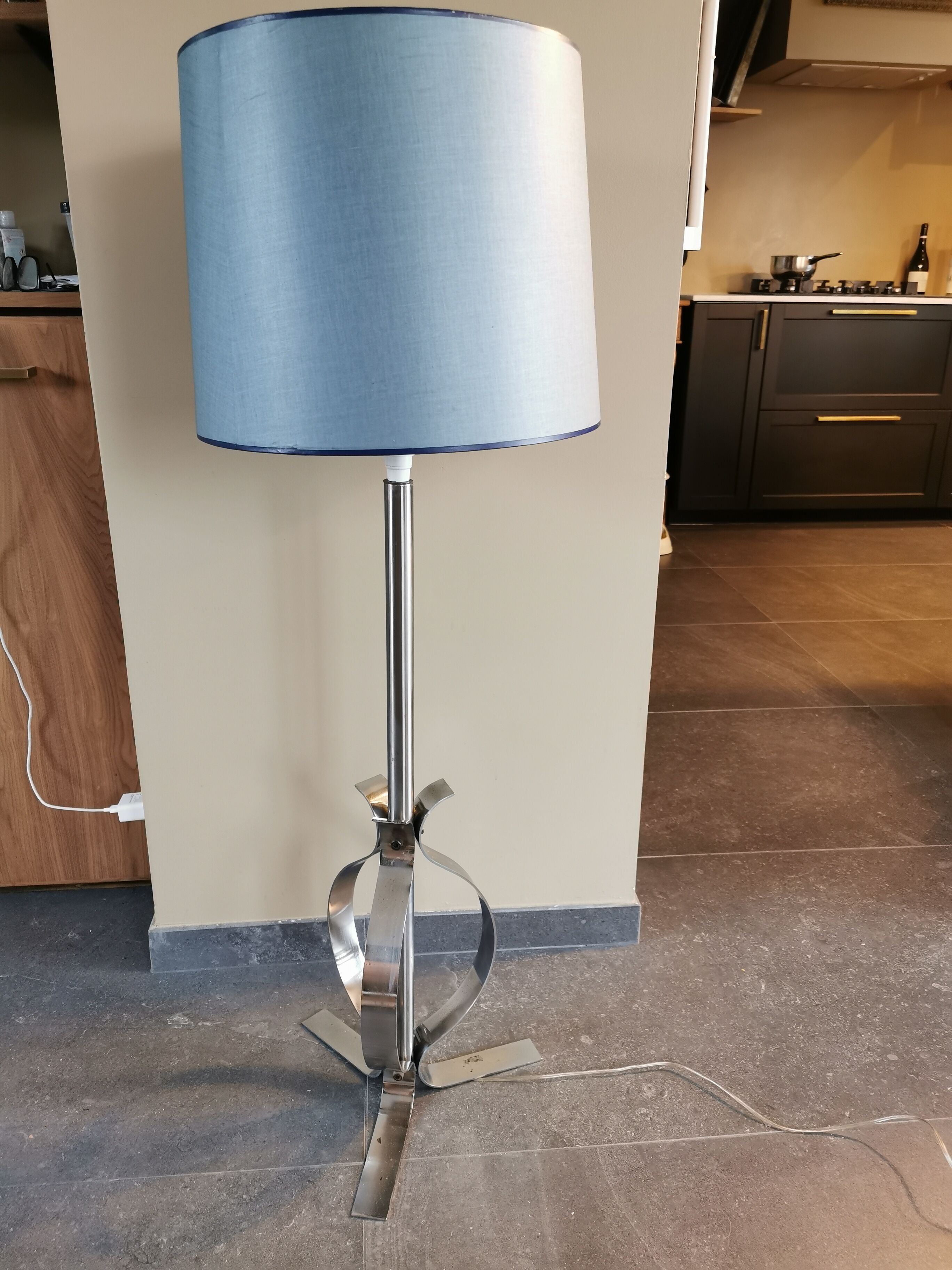 Vintage chrome metal tripod lamp base