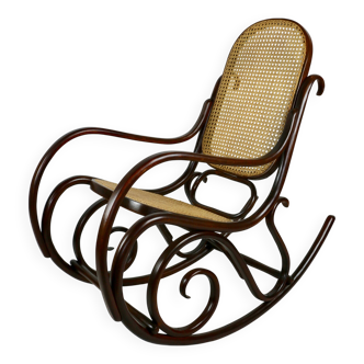 Fauteuil à bascule marron vintage