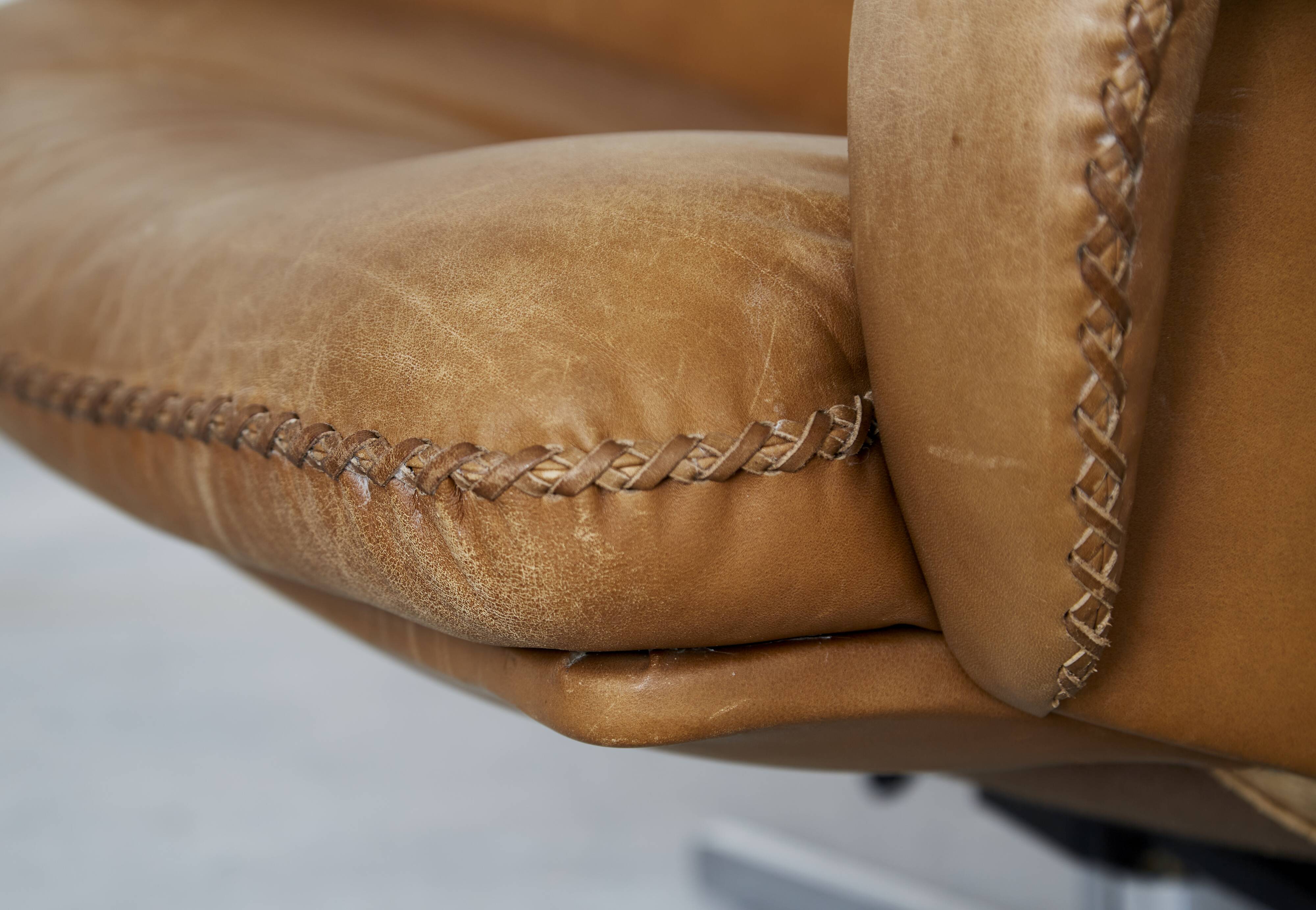 S231 James Bond Swivel Armchair from de Sede, 1960s