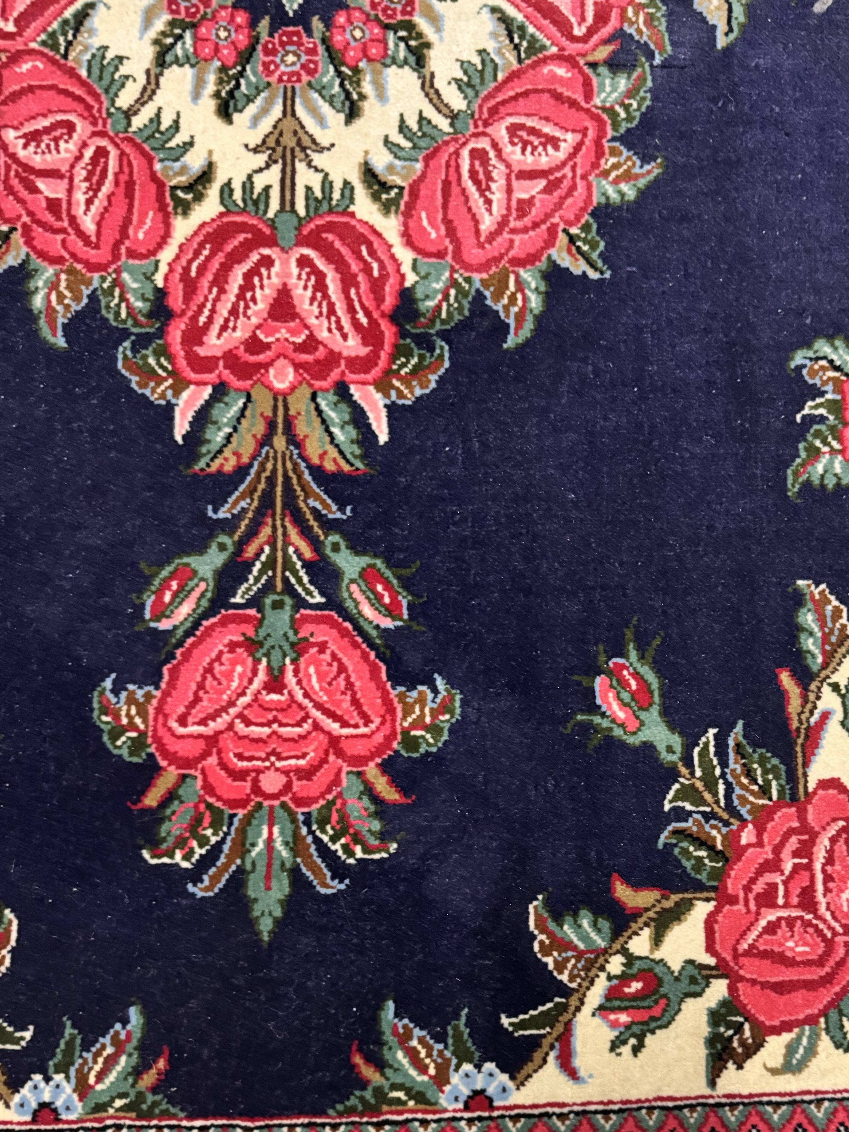 hand-woven Persian rug Ghoum