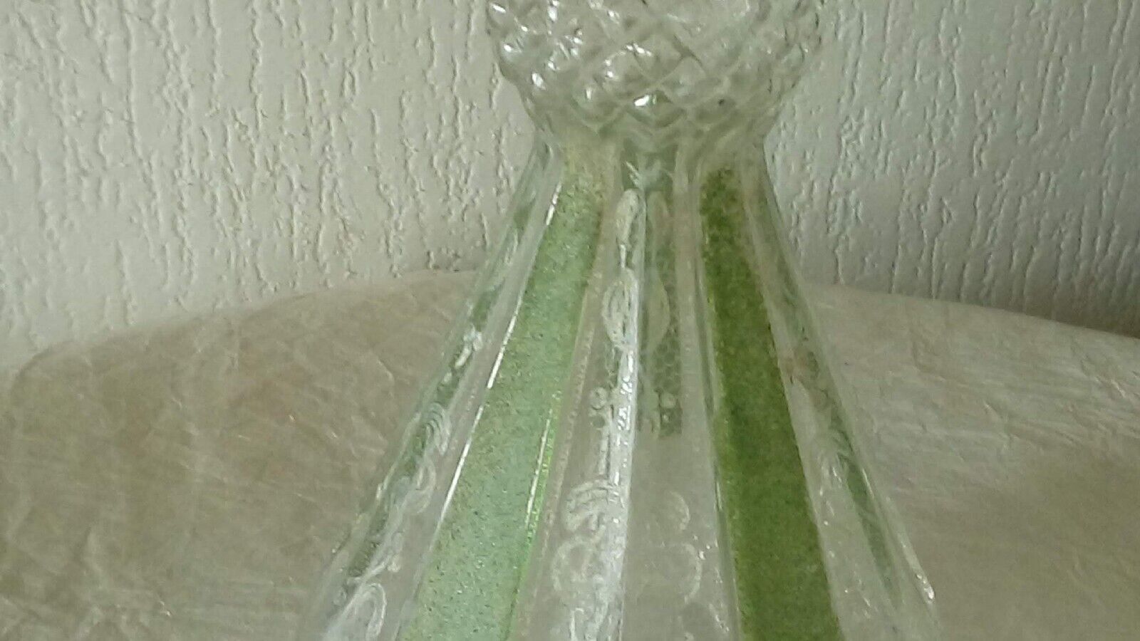 Diamond tip lace effect glass carafe