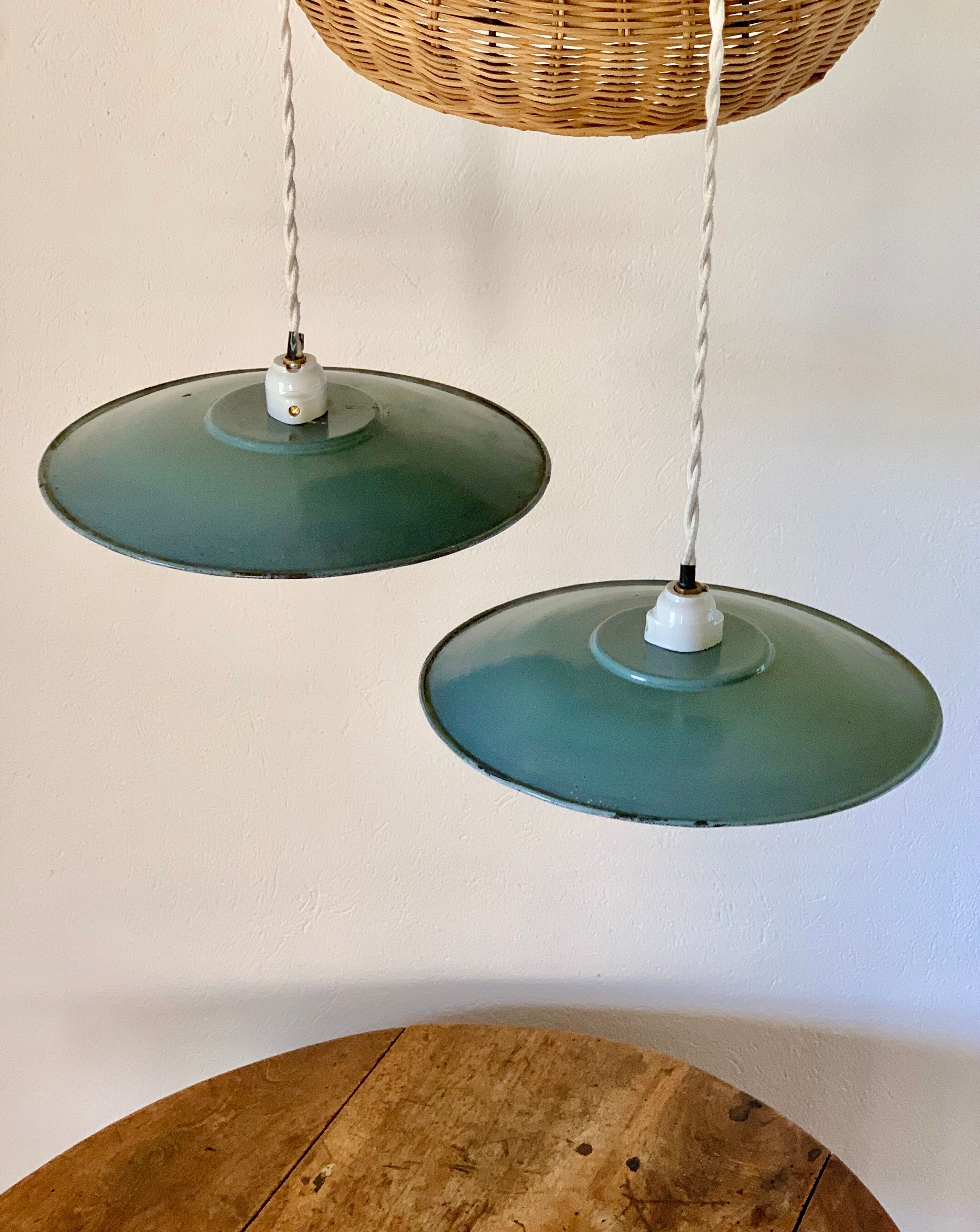 Duo of hanging lamp bistro sheet enamelled sheet metal