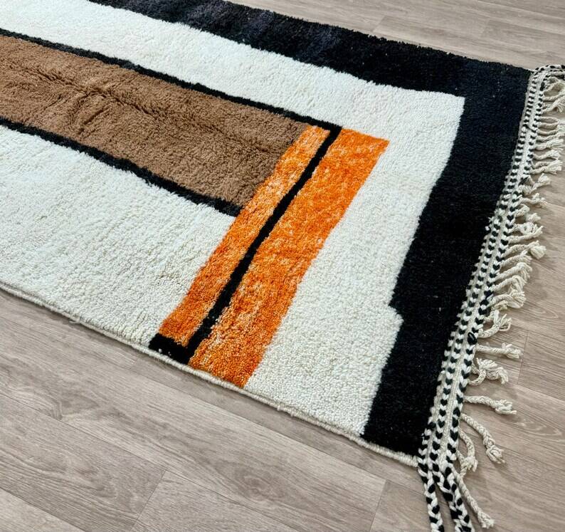Magnificent handcrafted Berber rug 200cm x 300cm