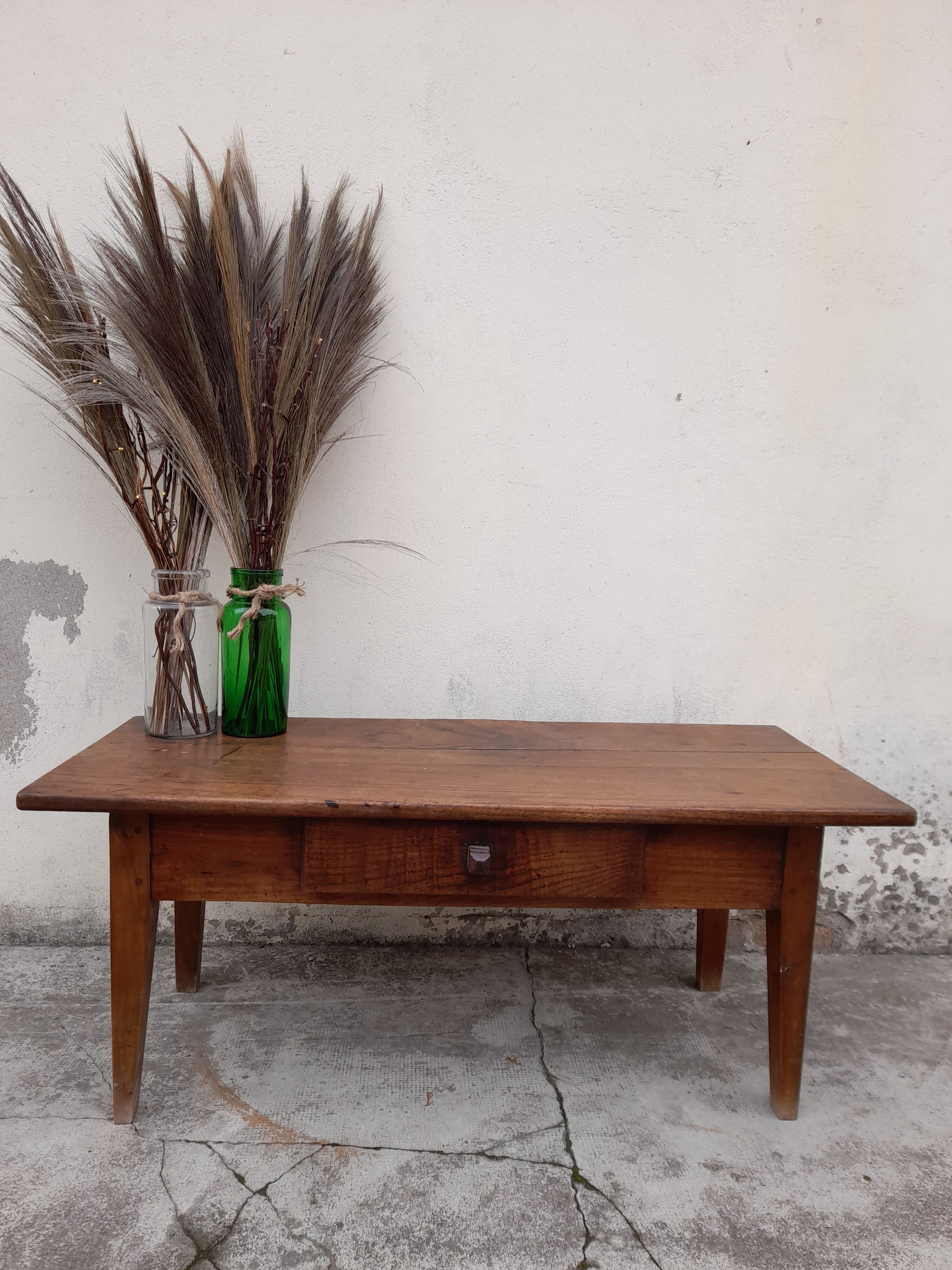 Table basse de ferme rustique en fruitier 1900