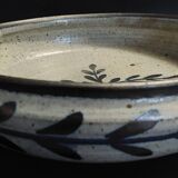 Flat ceramic stoneware signature to identify 20th century