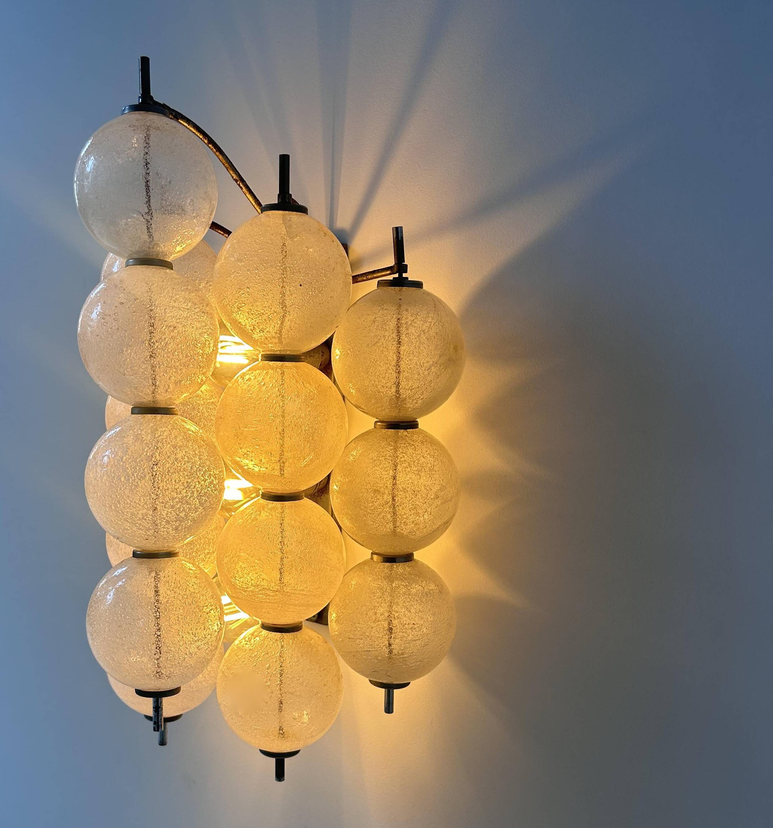 Vintage "Sterrenbeeld" wall lamp, Murano bubbled glass, Raak Netherlands 1960