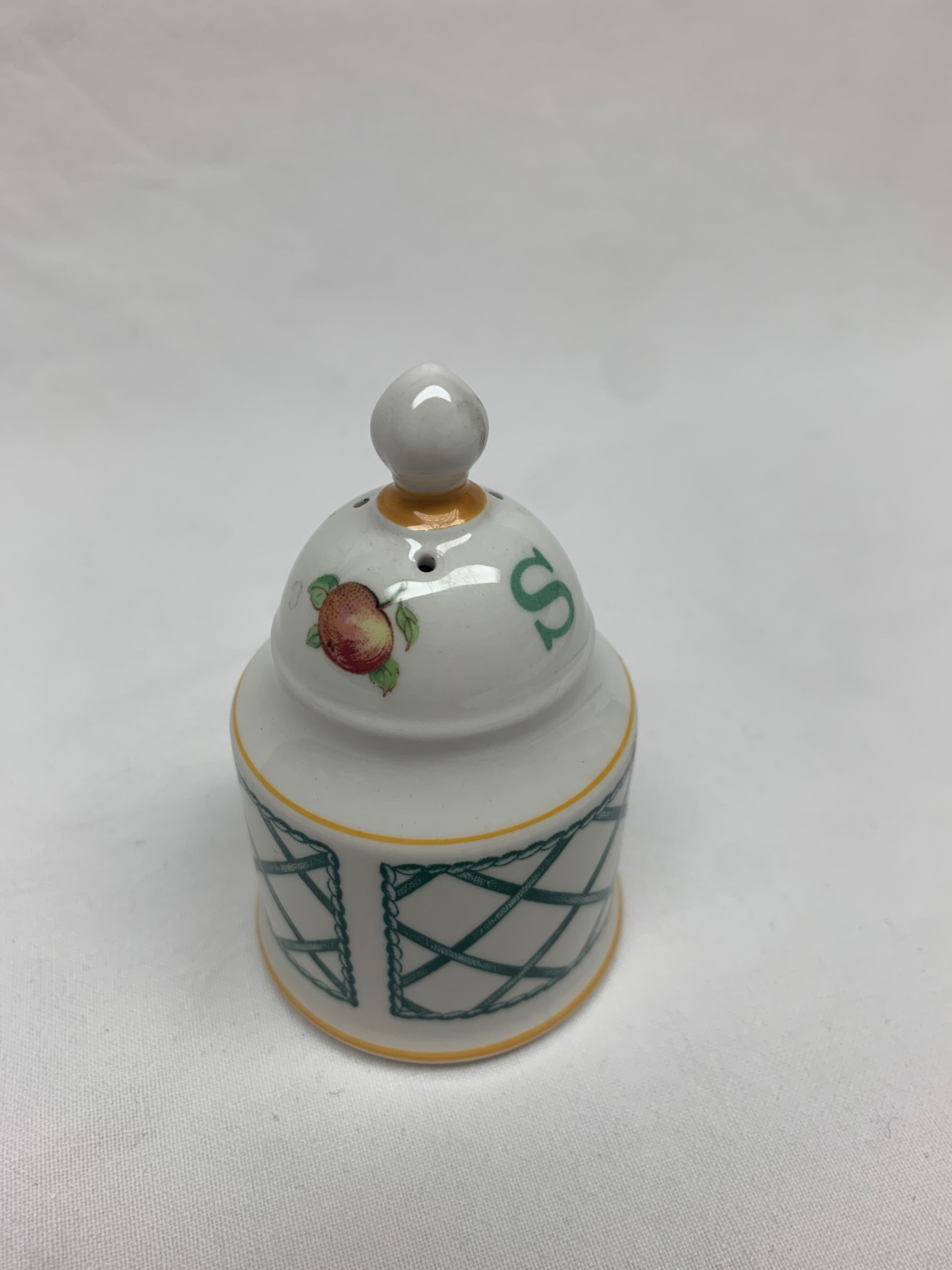 Salt shaker villeroy & boch basket
