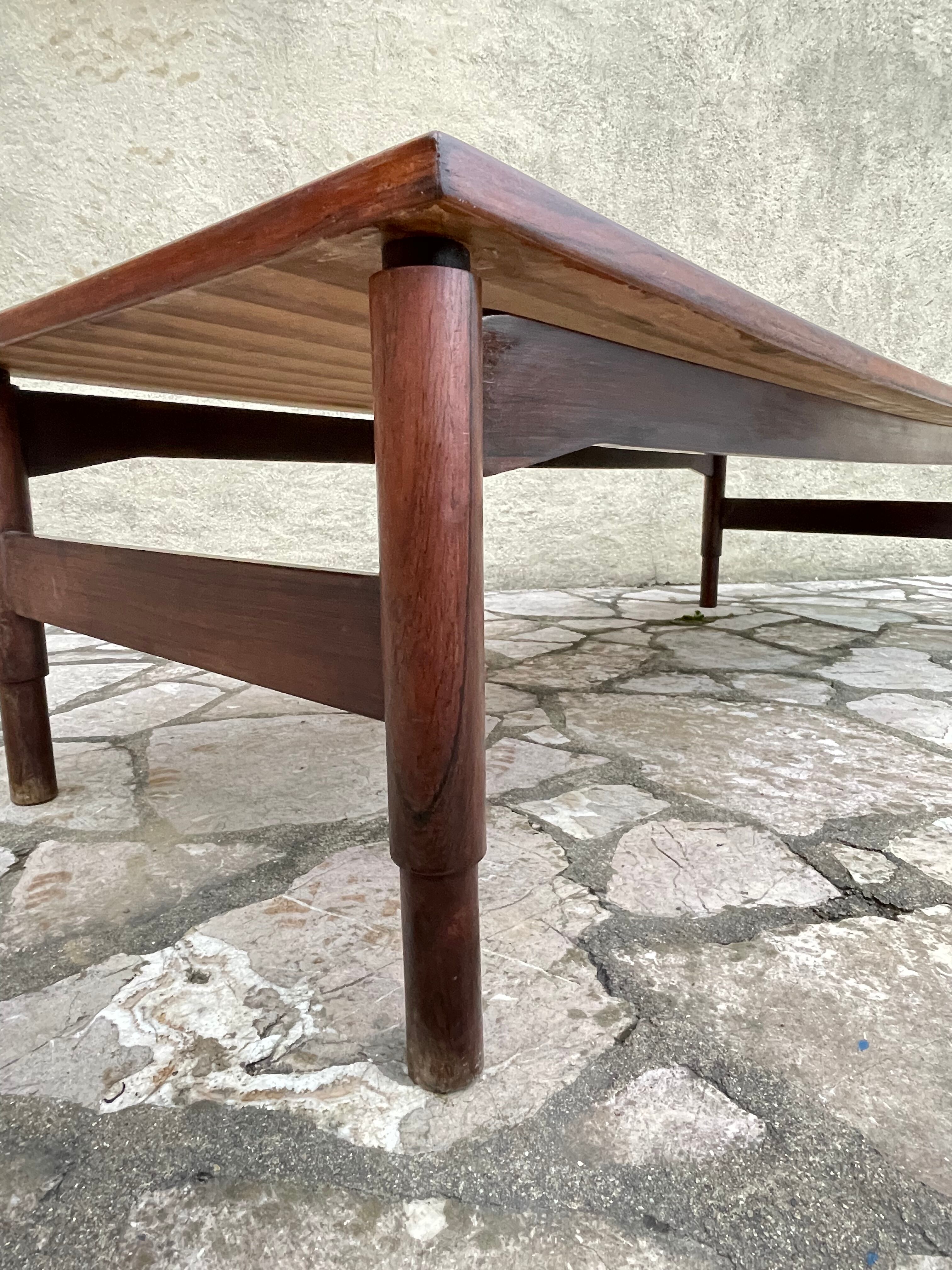 Table basse scandinave en palissandre