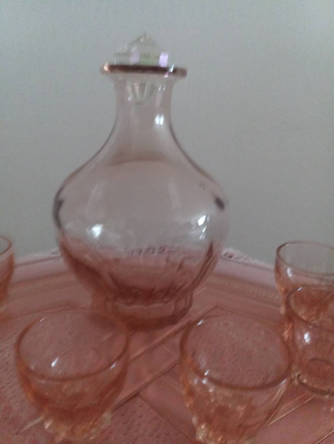 Service à liqueur en verre rose