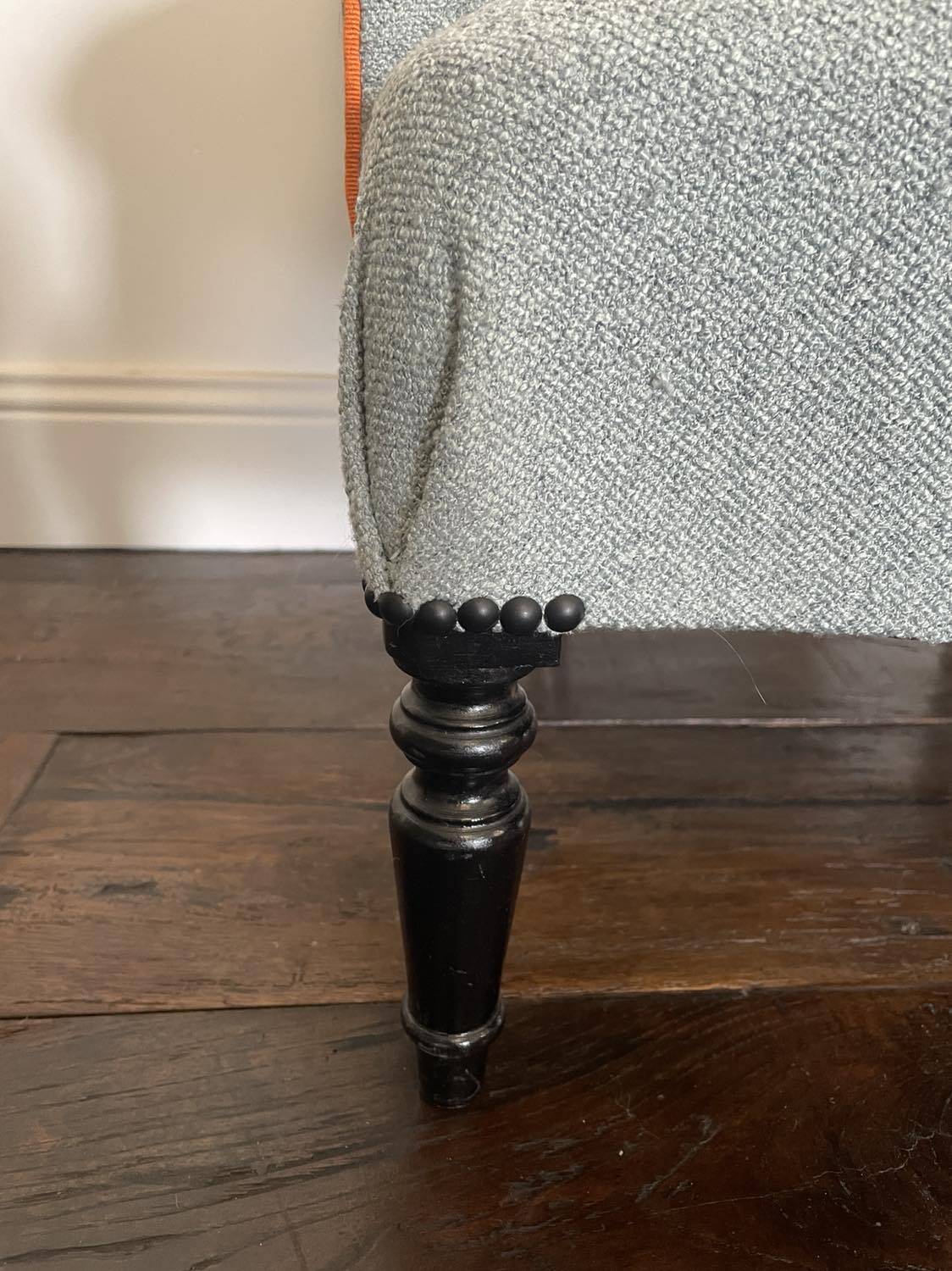 Small aquamarine toad