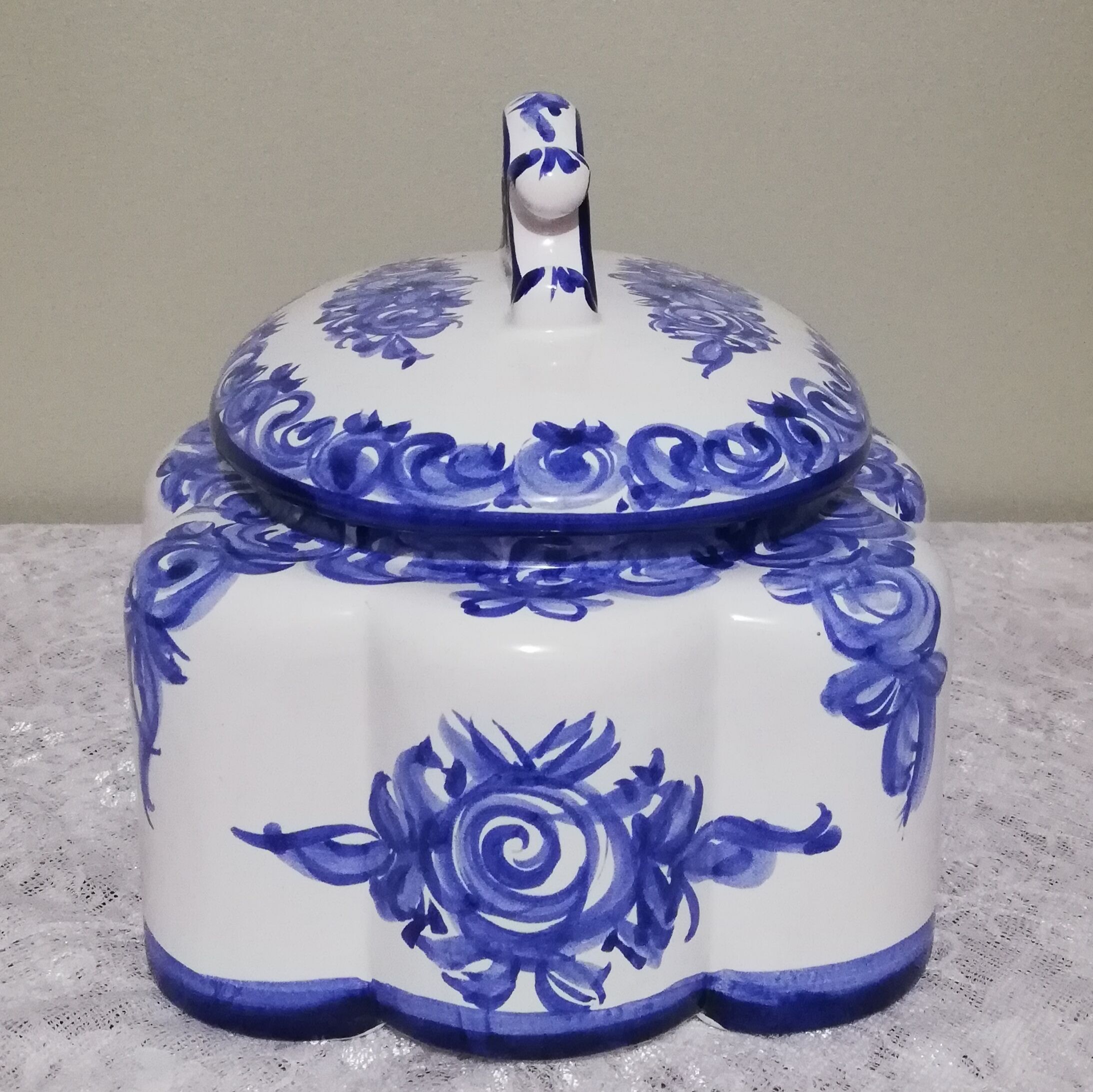 Delft earthenware tureen