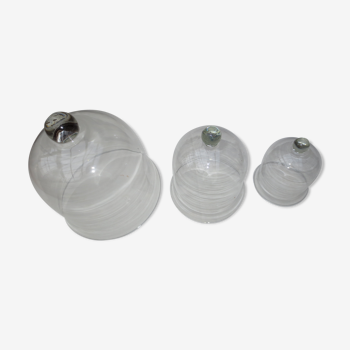 Trio de cloches anciennes en verre transparent
