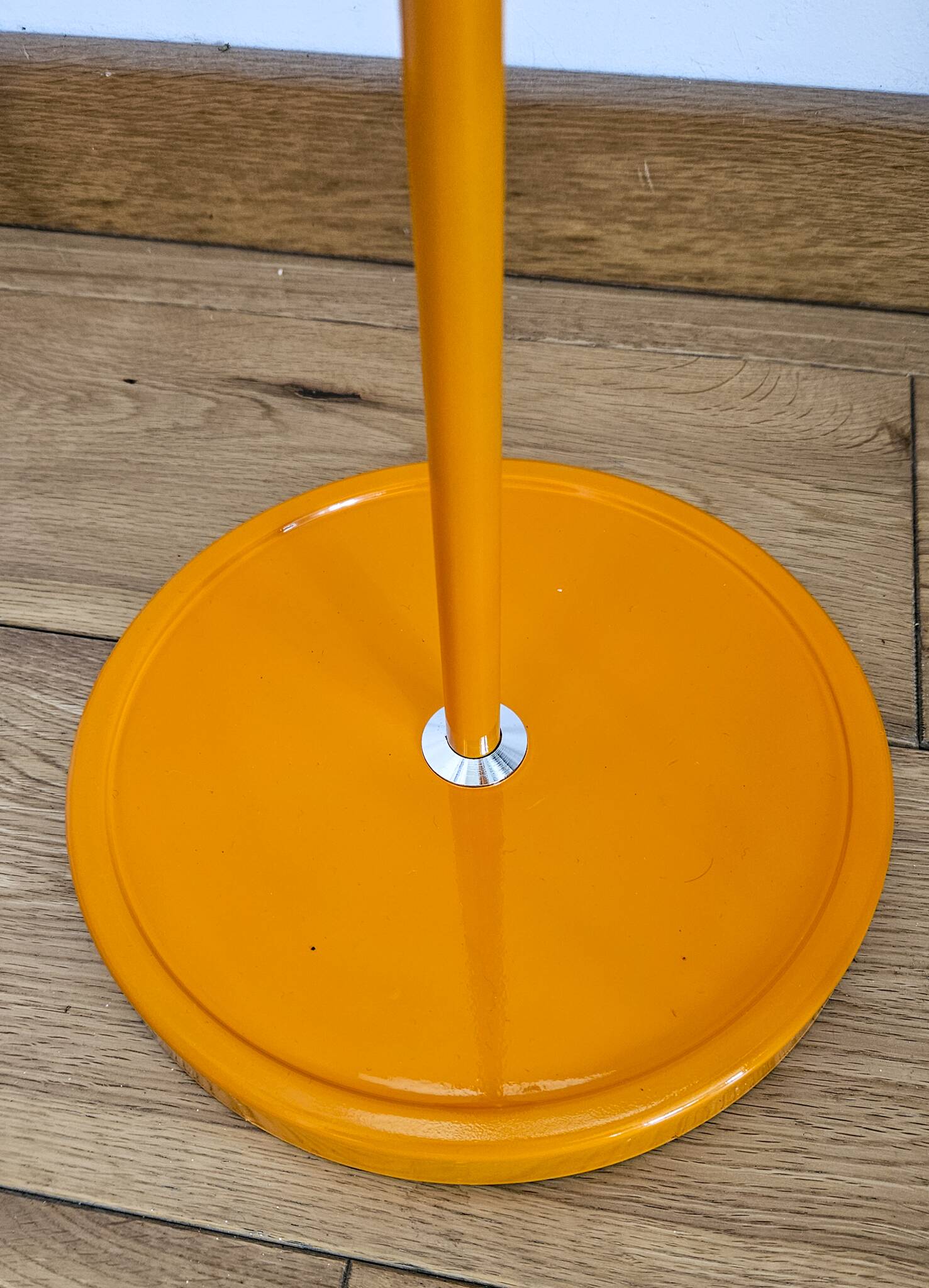 Vintage 1970s floor lamp with 2 spots, chrome, orange and black.