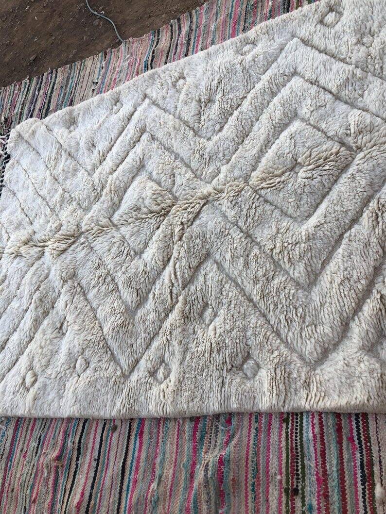 Handwoven Moroccan wool rug size 1.4/2.6 m.