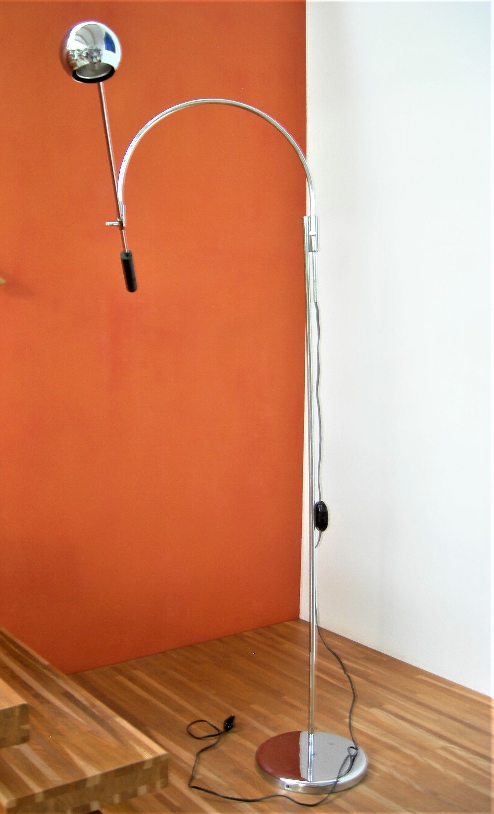 Robert Sonneman's Orbiter lamppost