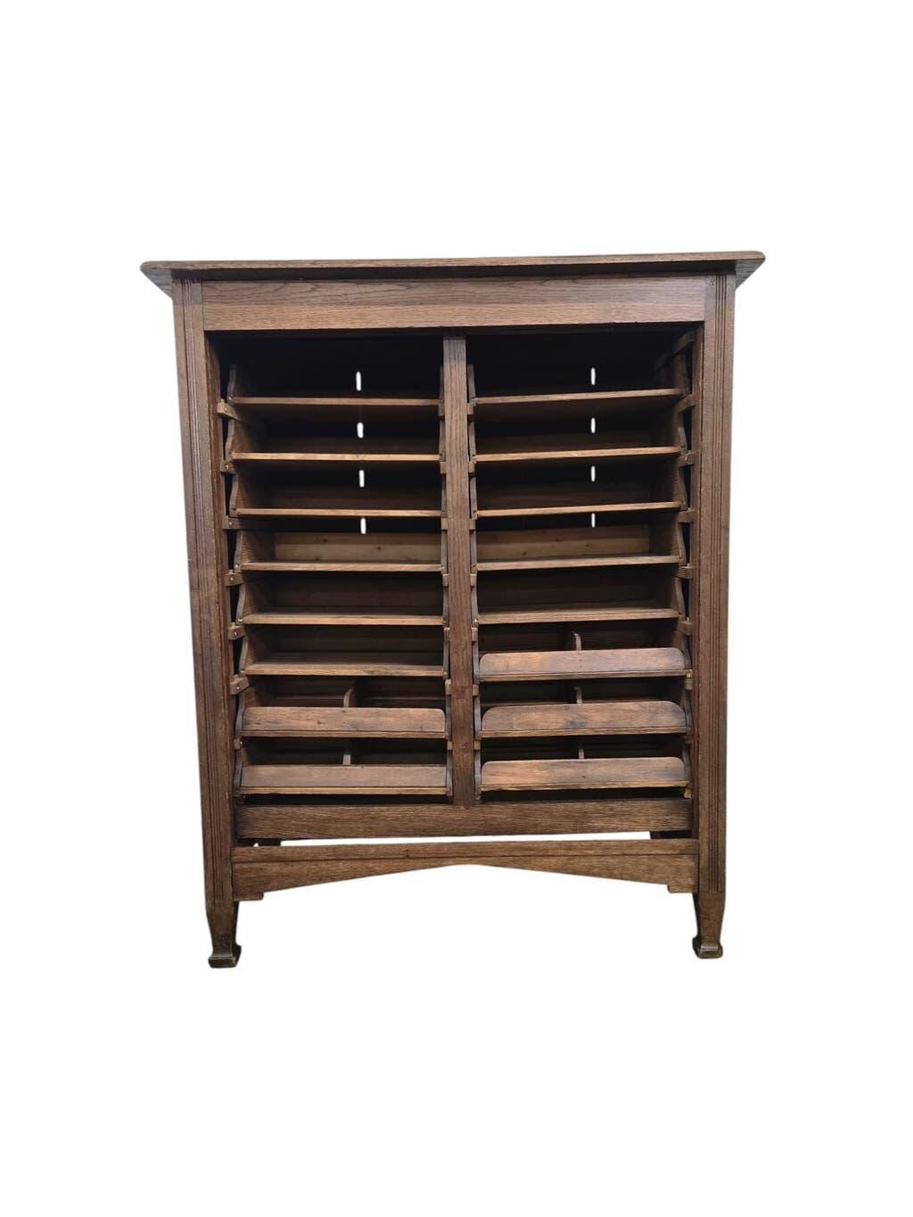 Commode à tiroirs vintage en bois / armoire d'archives / armoire de notaire