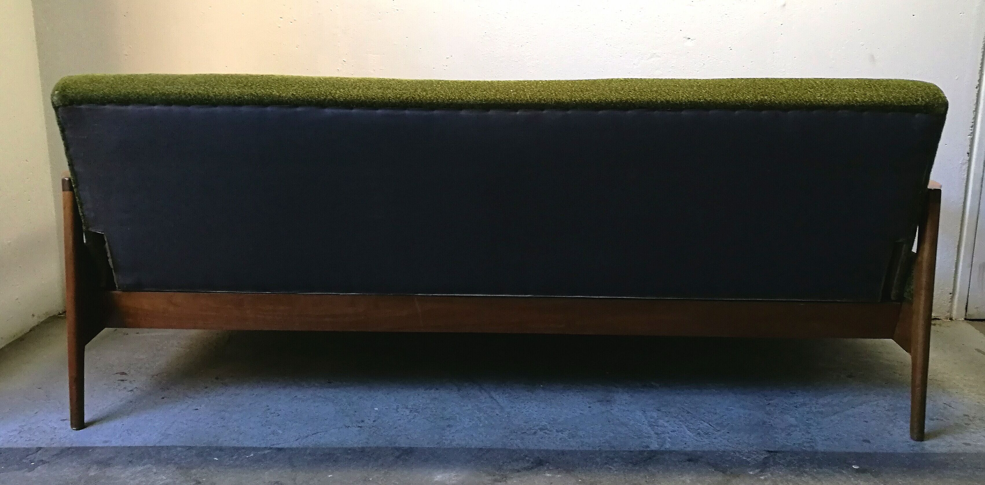 Scandinavian sofa 3 places 60 years