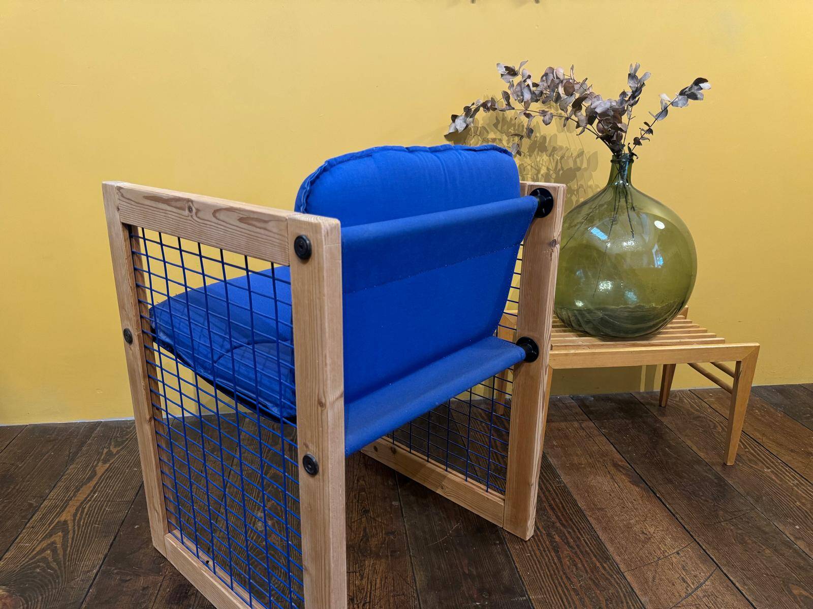 Contemporary chair