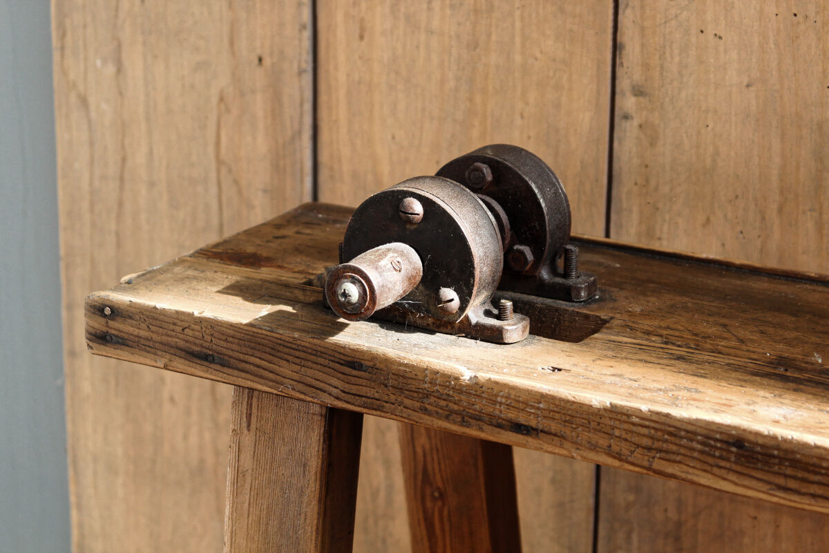 Old workbench - wooden service