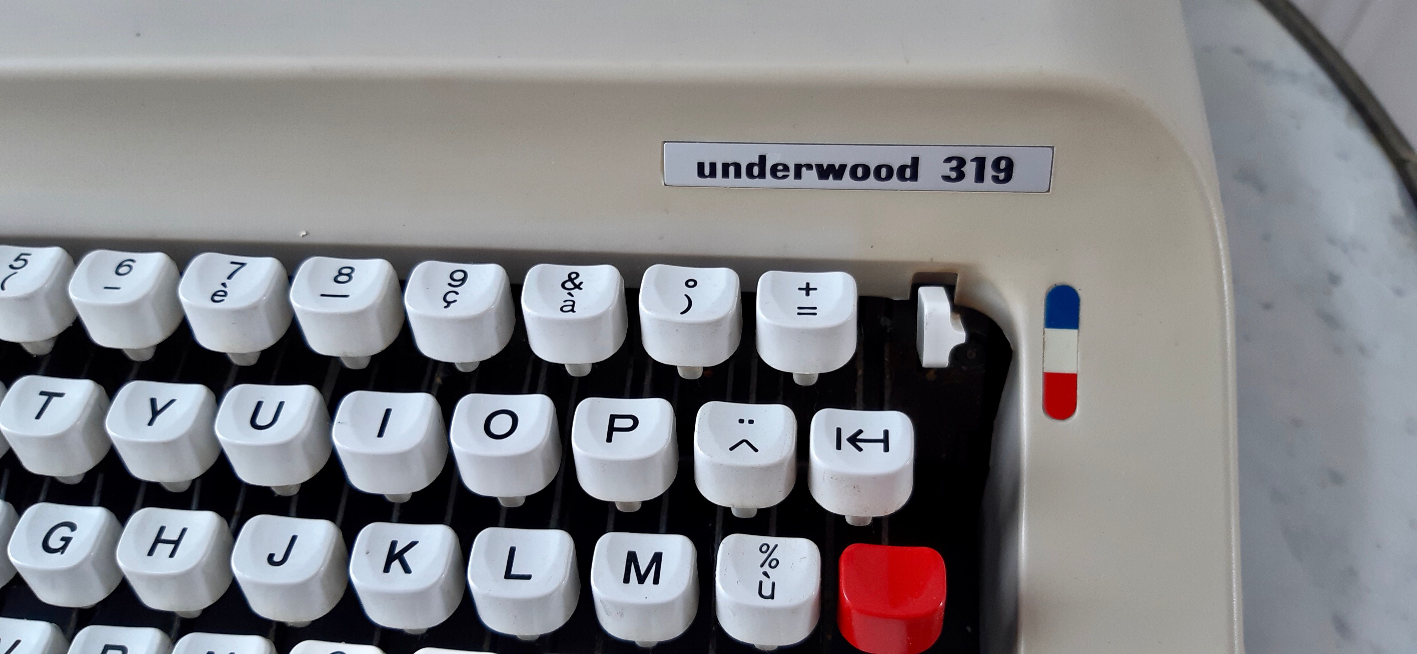 Underwood 319 typewriter