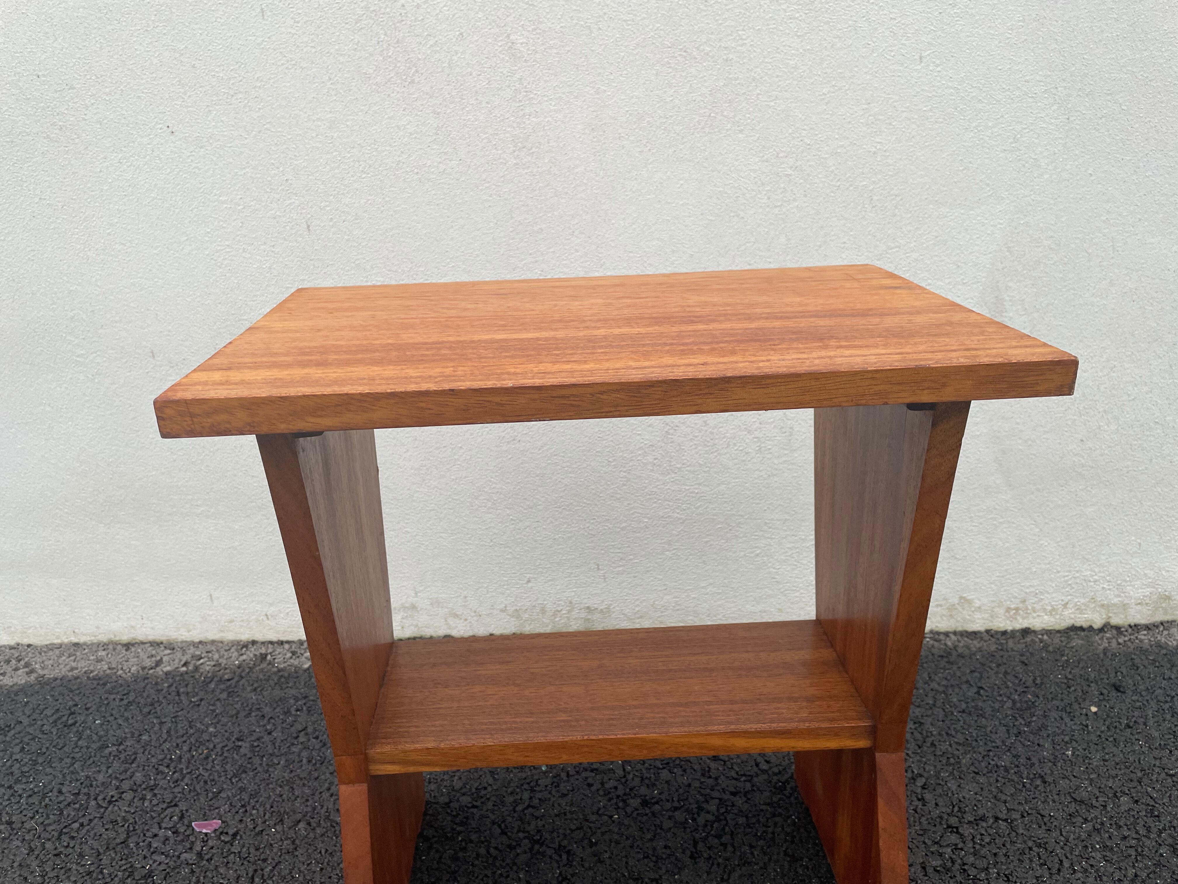 Table d’appoint ou chevet en teck 70’S