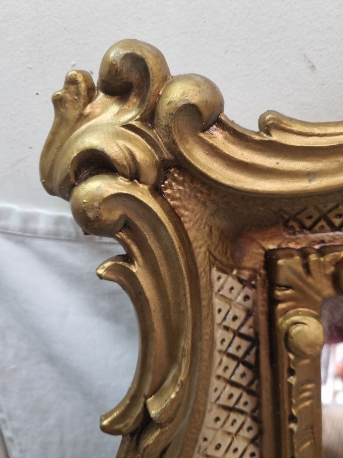 Gilded baroque mirror 60x50cm
