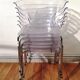 Chaise transparente
