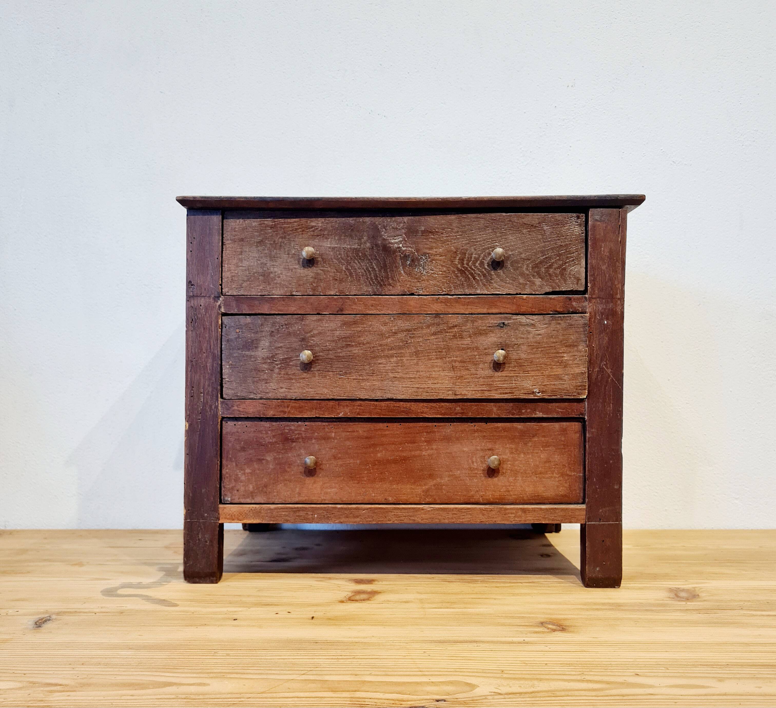 Small antique wooden workshop cabinet with 3 drawers