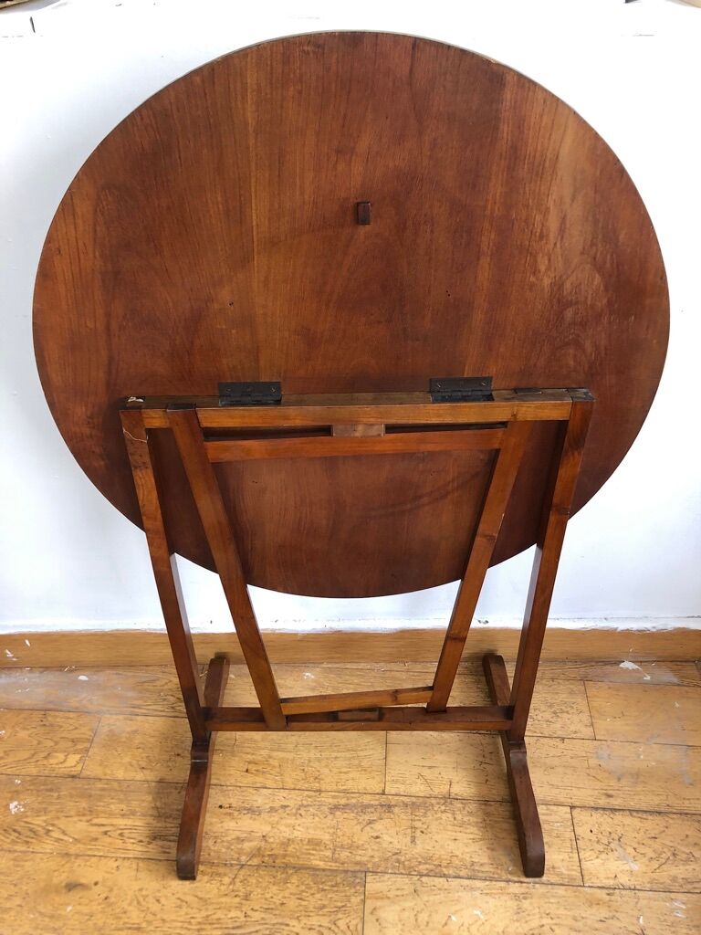 A folding table in cherry tree called a winemaker