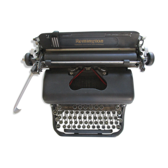 Typewriter Remington model 17 made in the United States of America