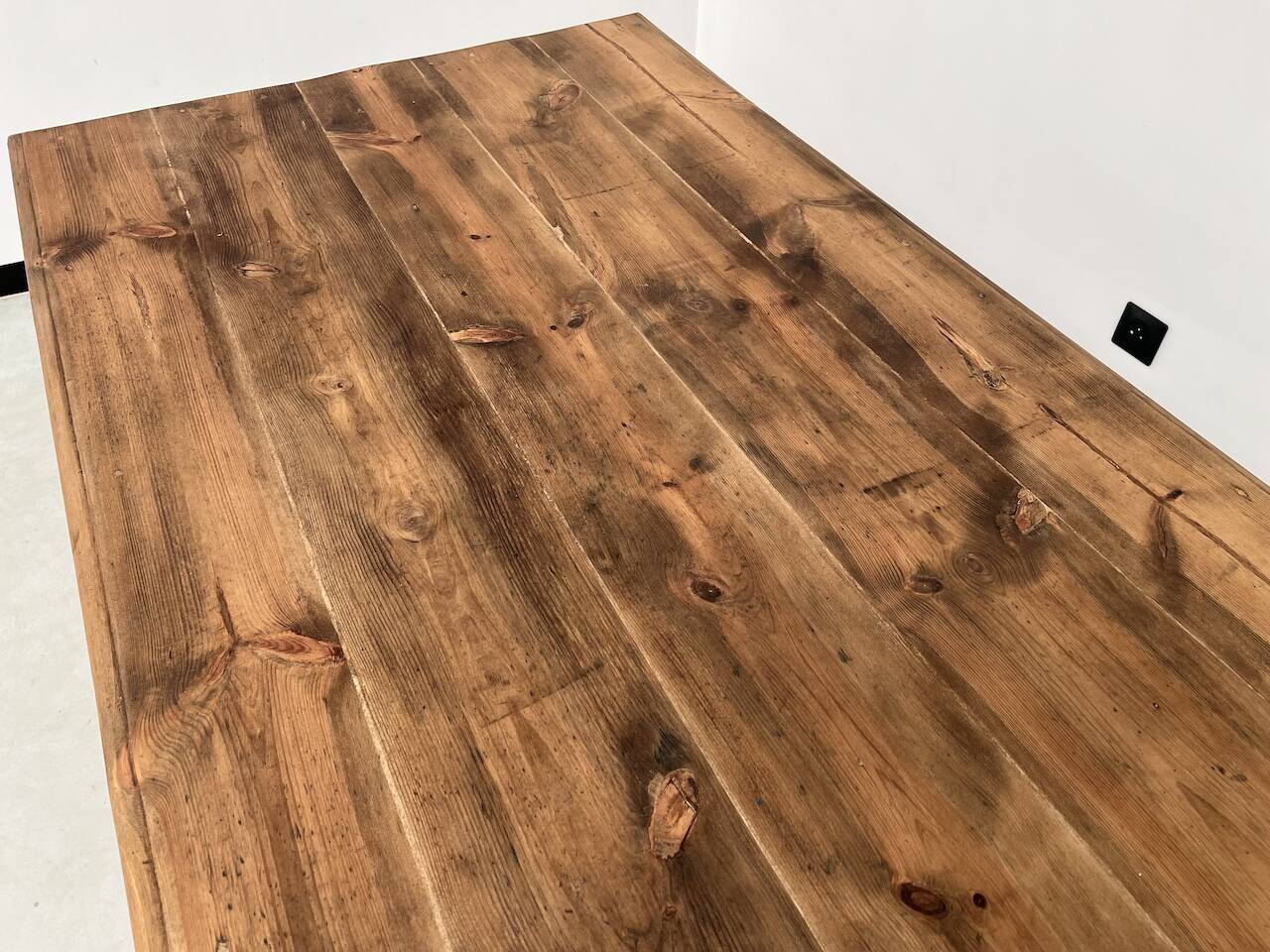 Antique farm table from the 1950s, with 3 drawers and turned legs