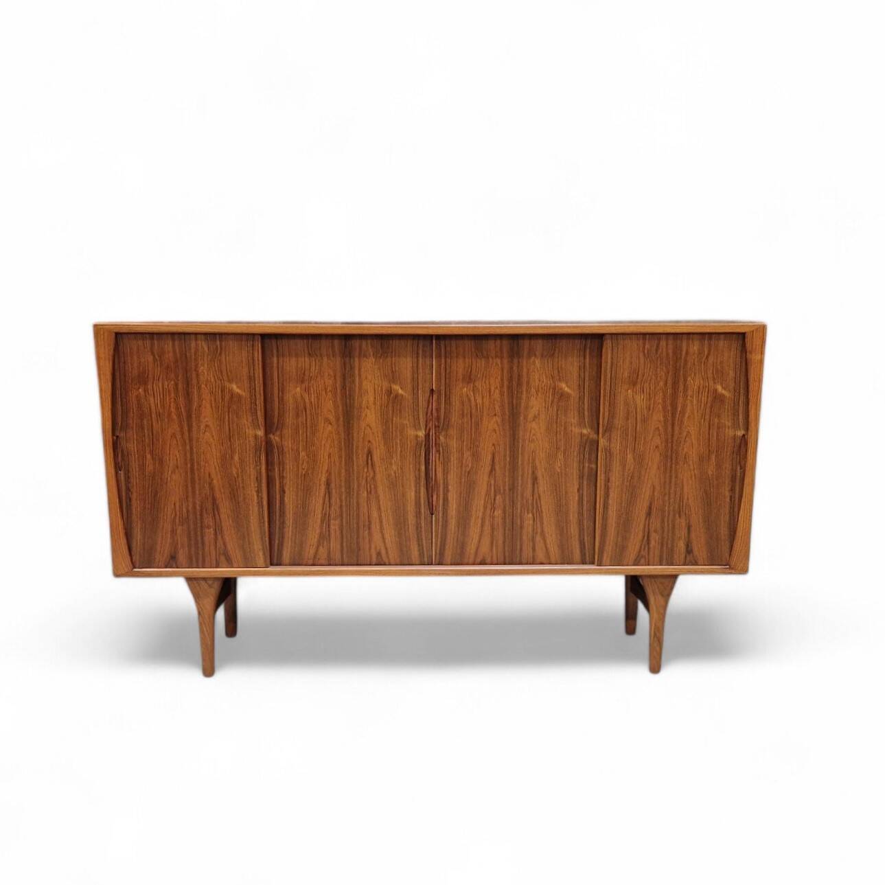 Vintage Scandinavian Sideboard in Rio Rosewood, Henning Kjaernulf