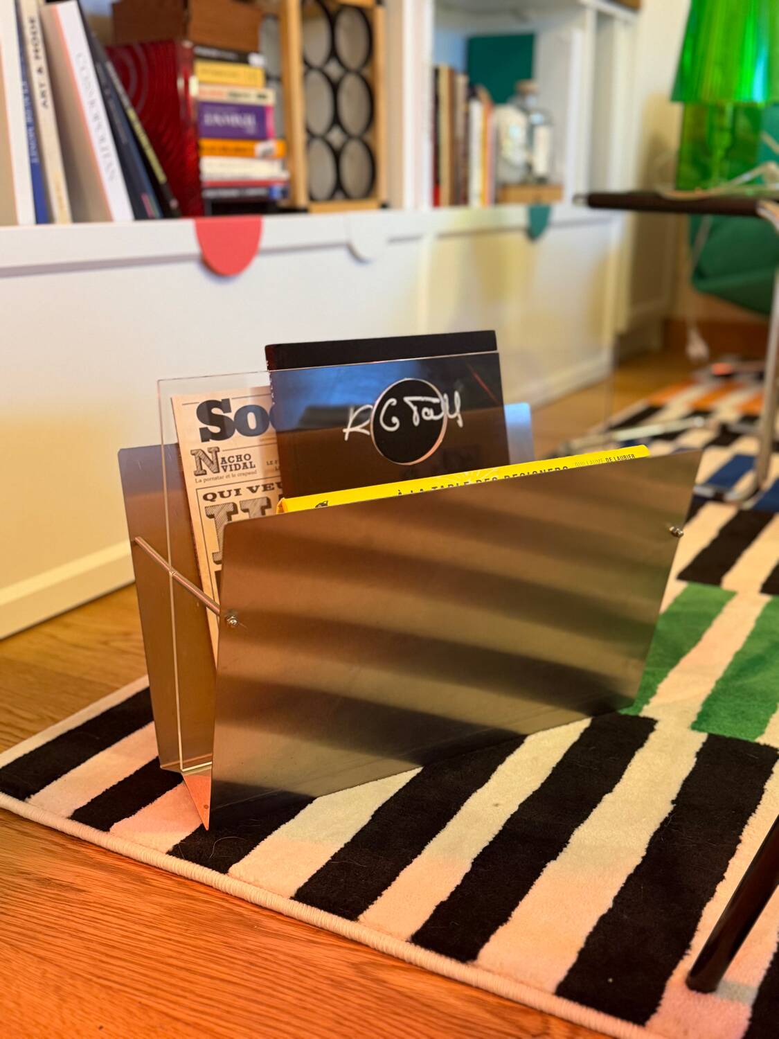 Magazine rack design by Studio Van De Eldik