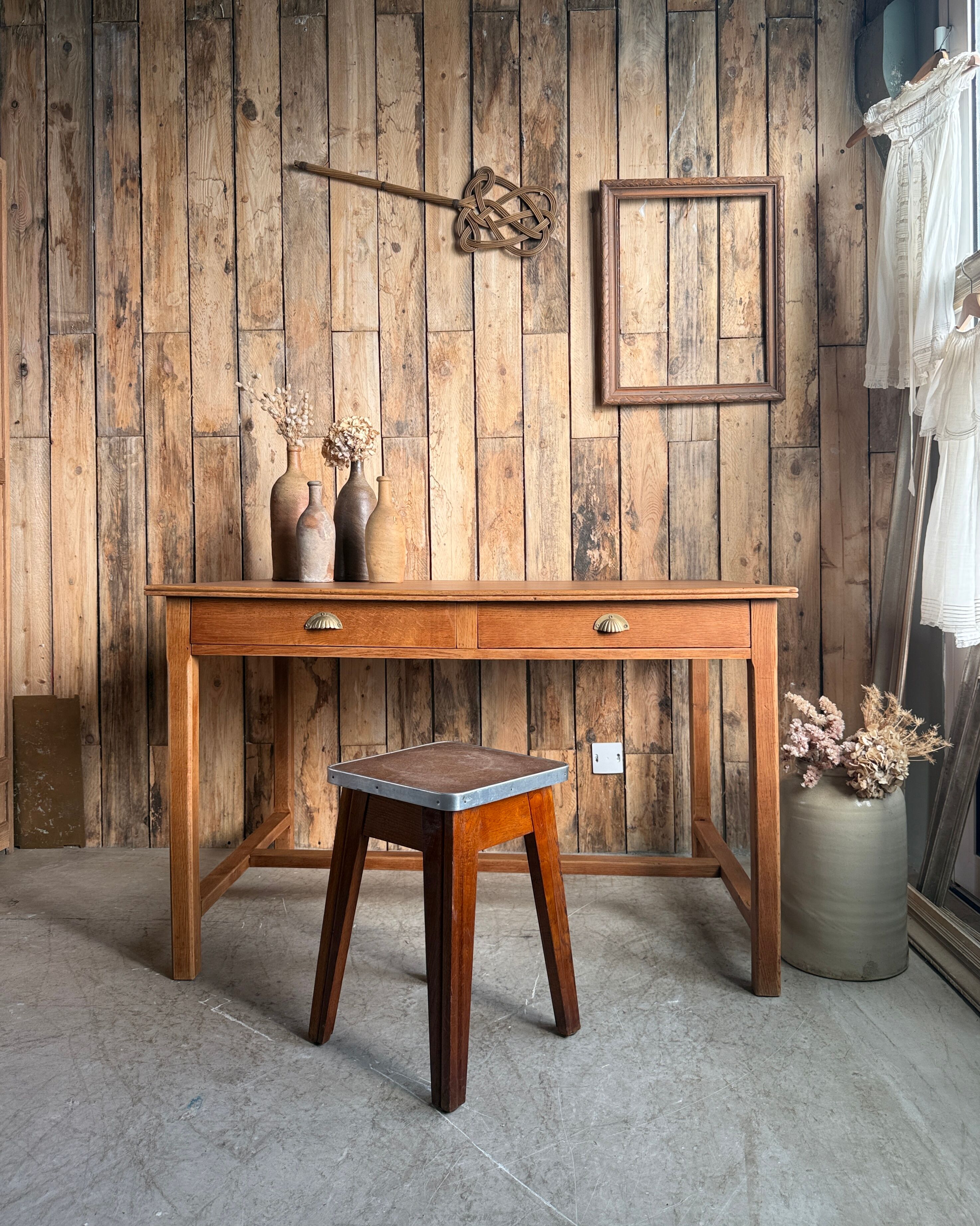 Vintage oak desk from the 1950s (renovated)