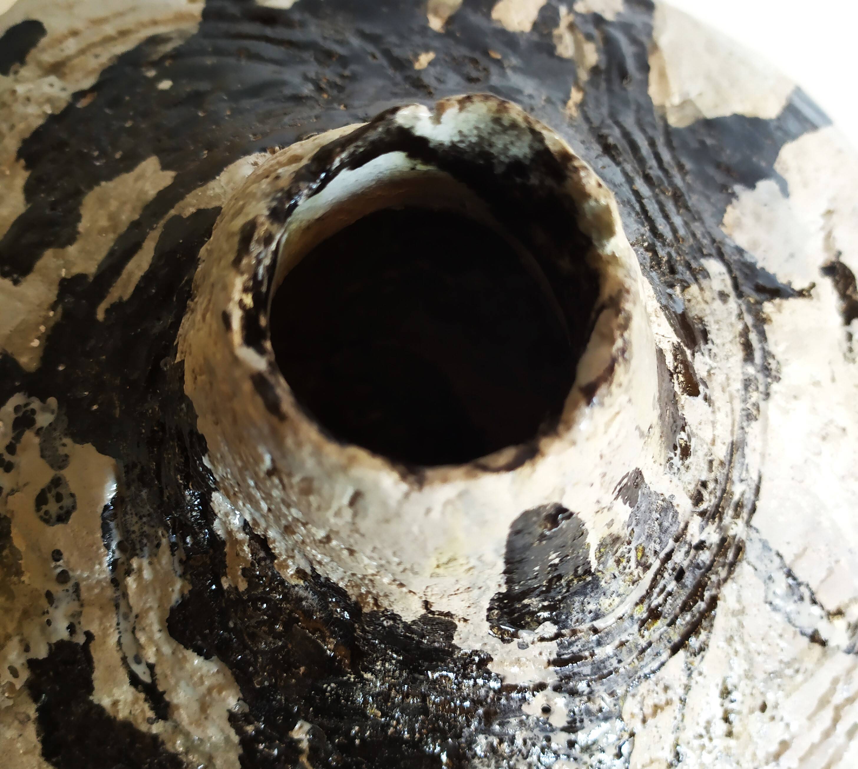 Tev Volcano Vase on the Akoun side