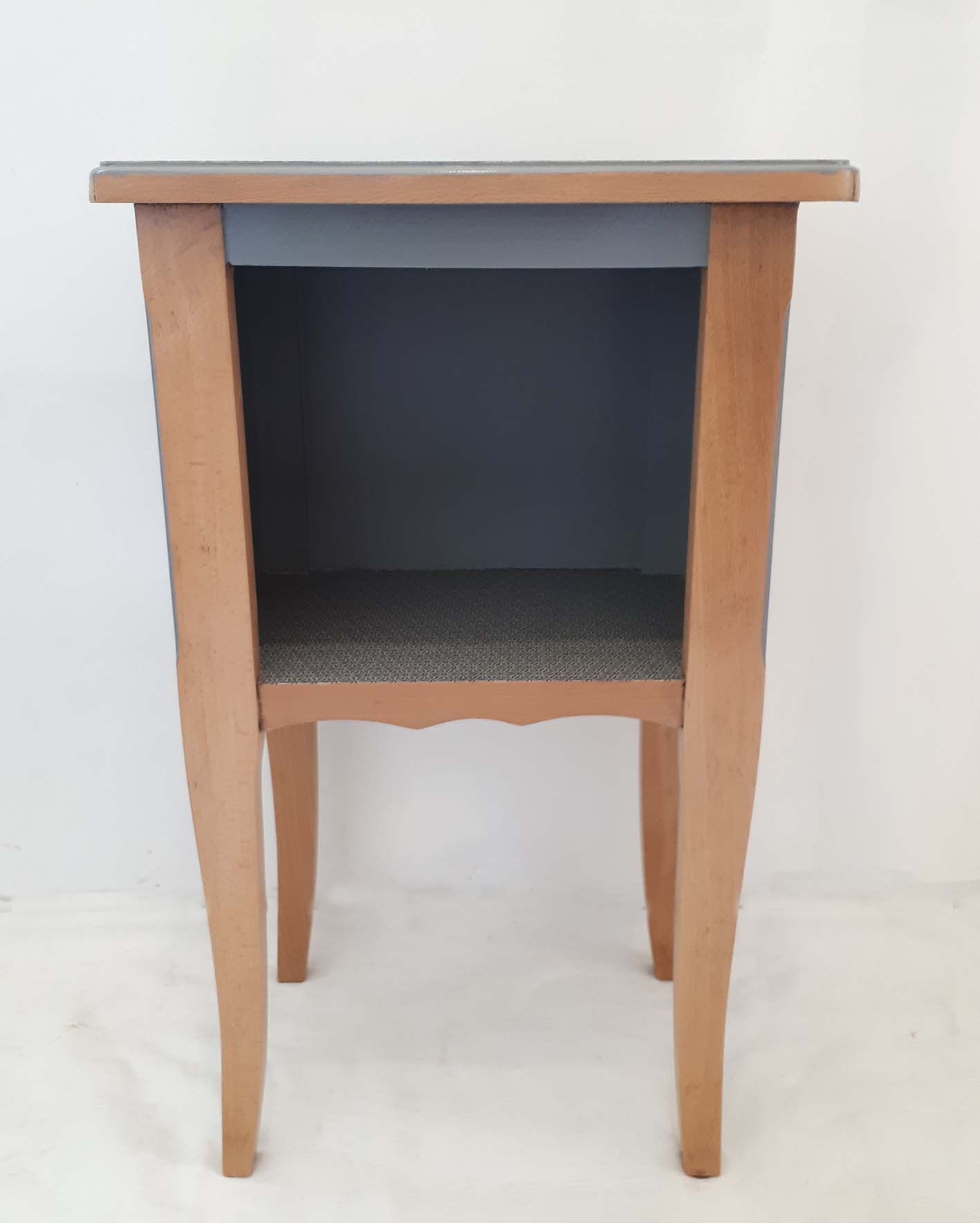 Small extra furniture, old bedside restyled