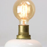 Lampe de table italienne en laiton et opaline du milieu du siècle