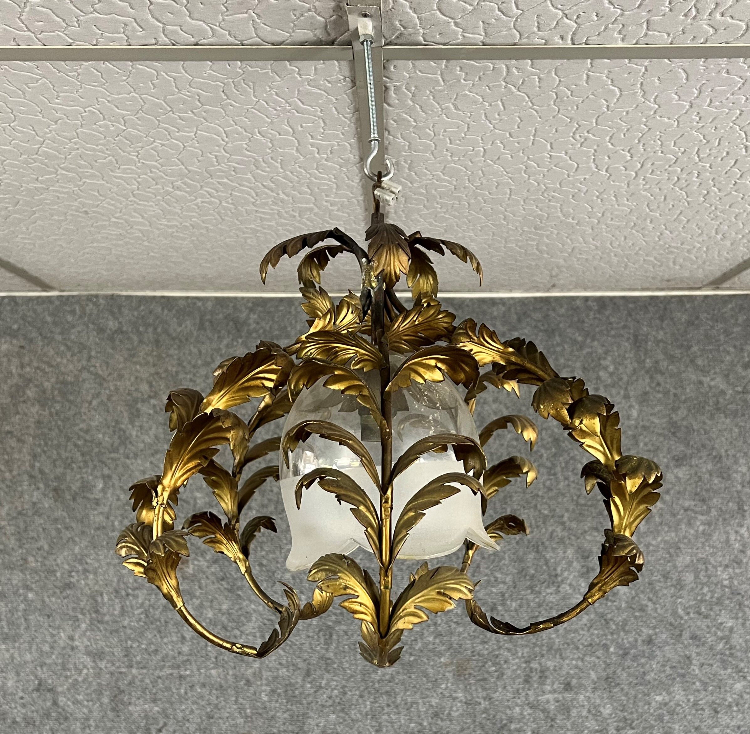 Gilded brass chandelier from the 1920s-1930s