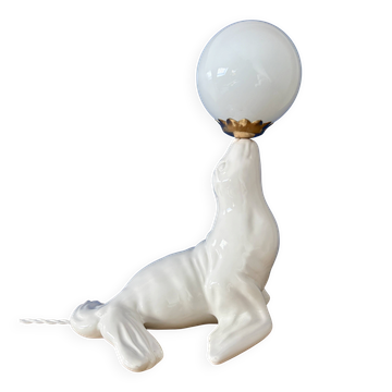 Lampe vintage otarie en céramique blanche et opaline
