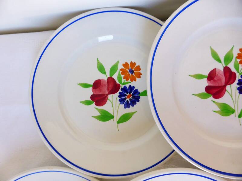 6 vintage dinner plates from the Badonviller factory