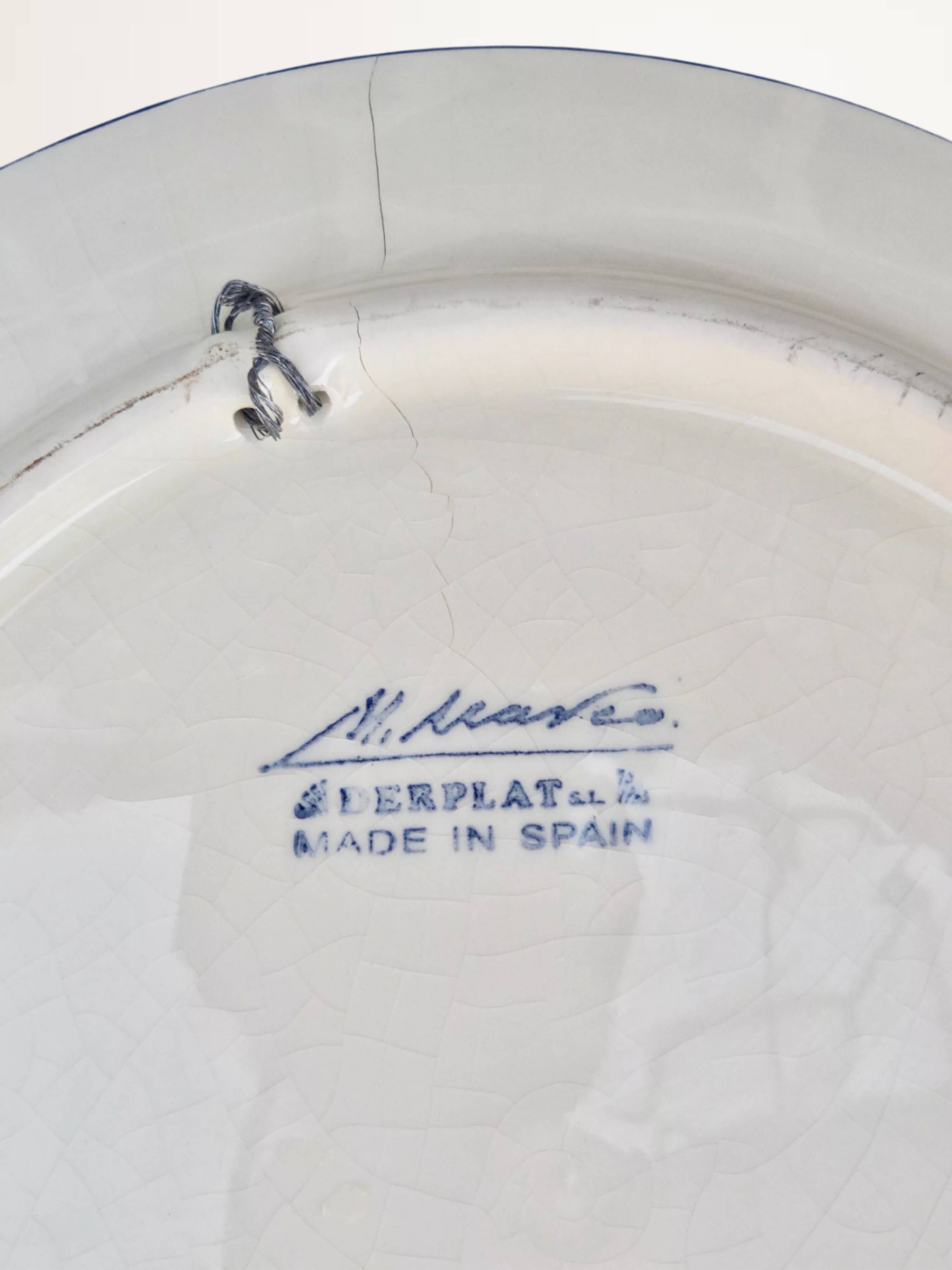 Set of three painted Spanish ceramic dishes - ⌀ 23, 26 and 32 cm