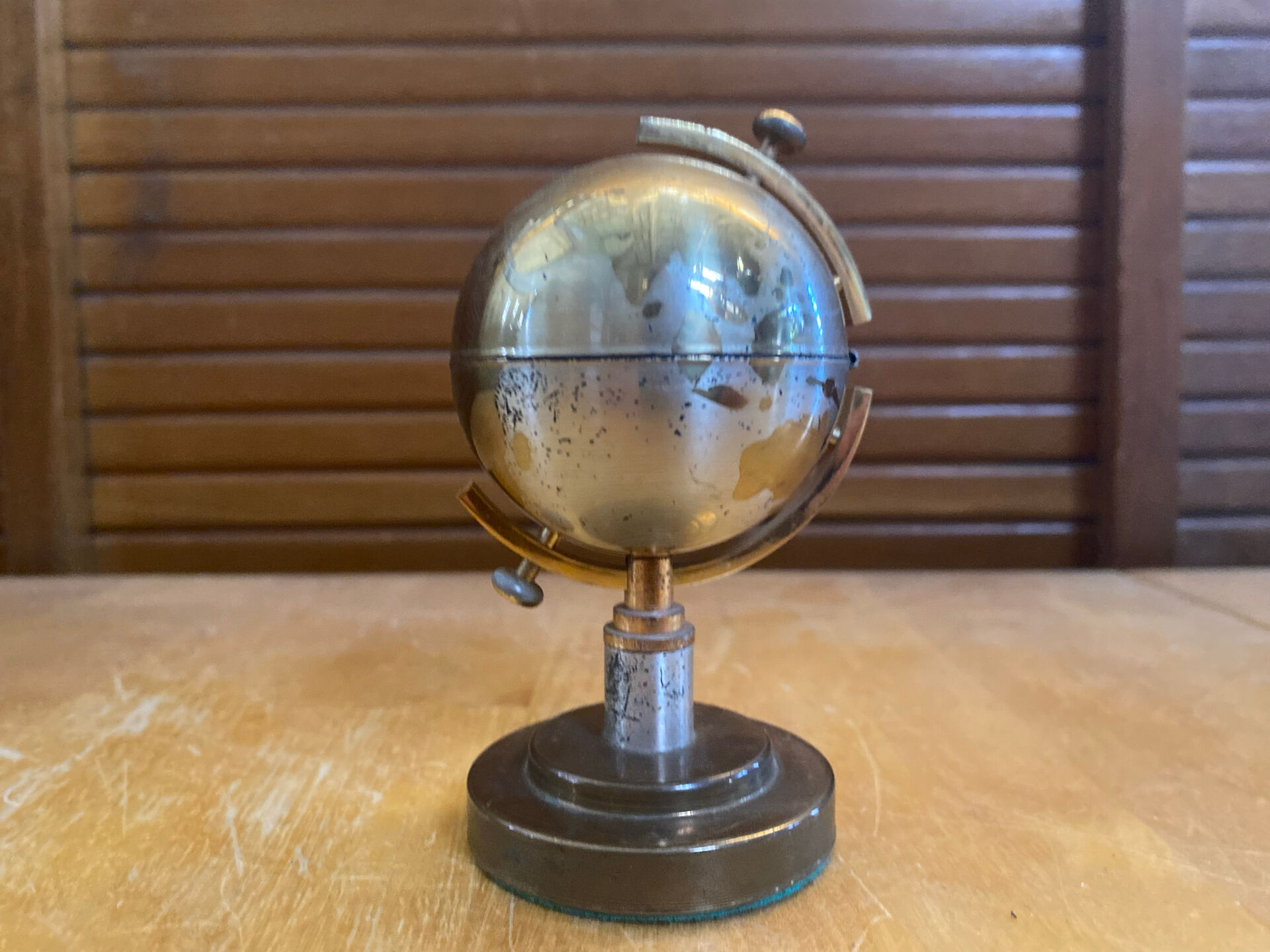 Vintage 1960s Brass World Map Globe Lighter #E2